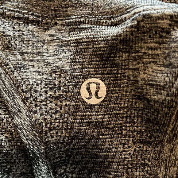 Lululemon Swiftly Tech Racerback 2.0 Grey/Black Tank Women’s Size 6 - Picture 8 of 11